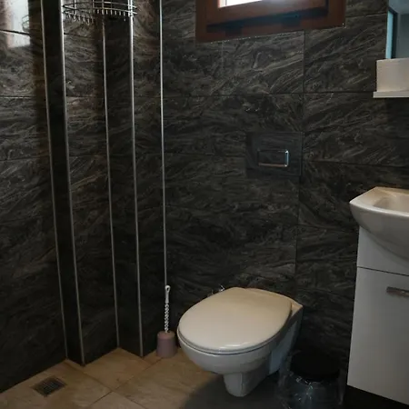 Ξενοδοχείο με διαμερίσματα Birds 3*