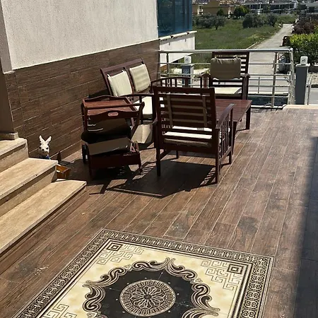 Birds Ξενοδοχείο με διαμερίσματα 3*