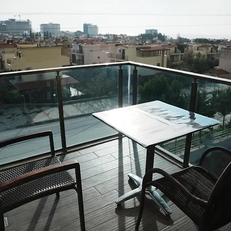 Birds Aparthotel 3*