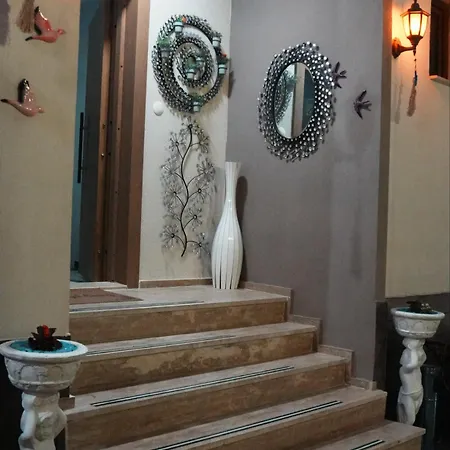 Birds Aparthotel