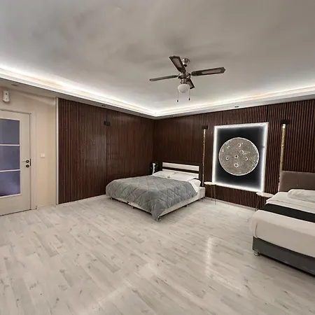 Birds アパートホテル