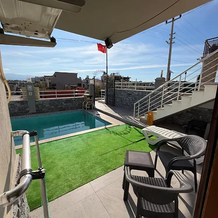 Birds アパートホテル