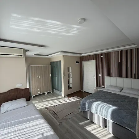 アパートホテル Birds クシャダス